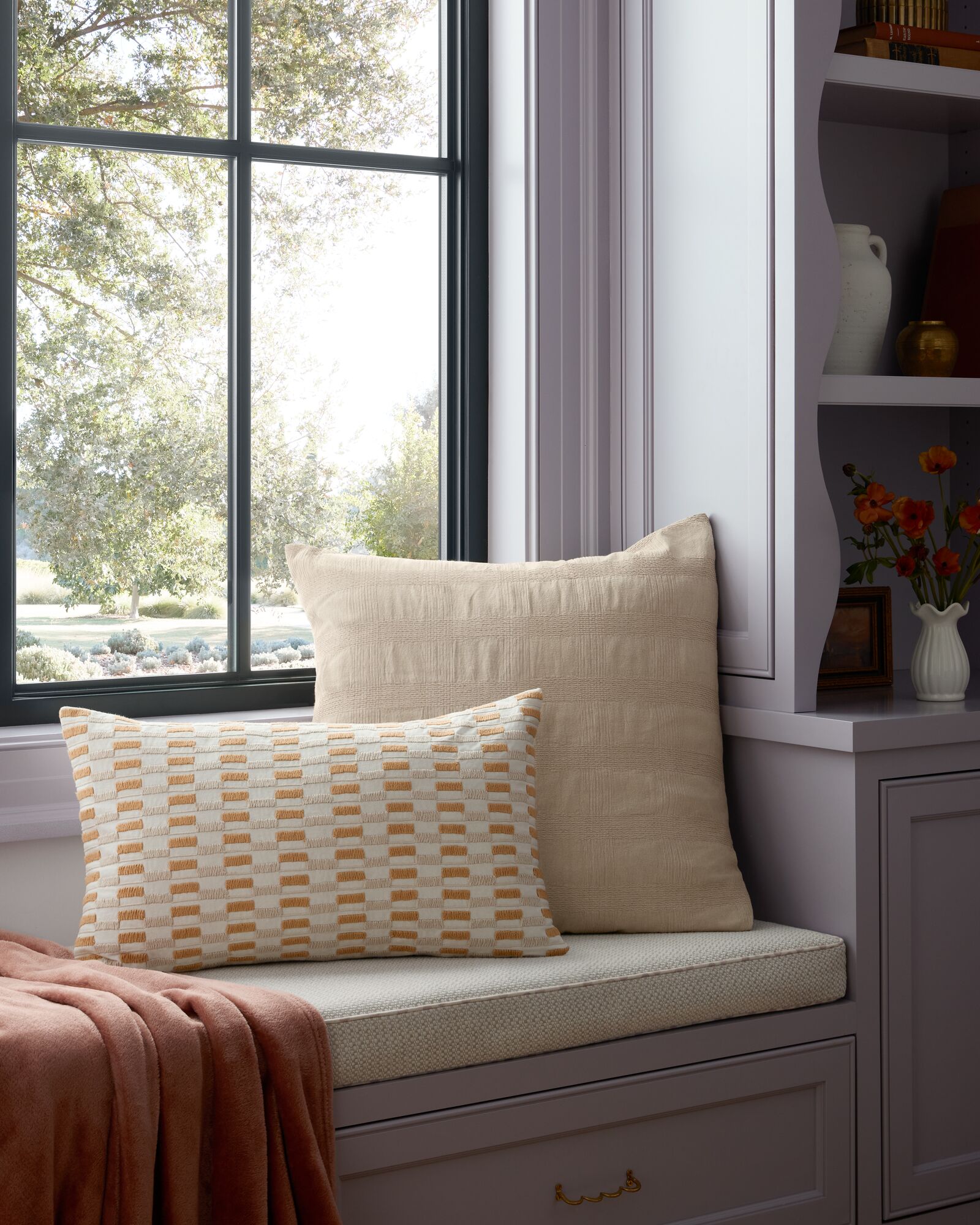 Frieda Pillow | Joon Loloi