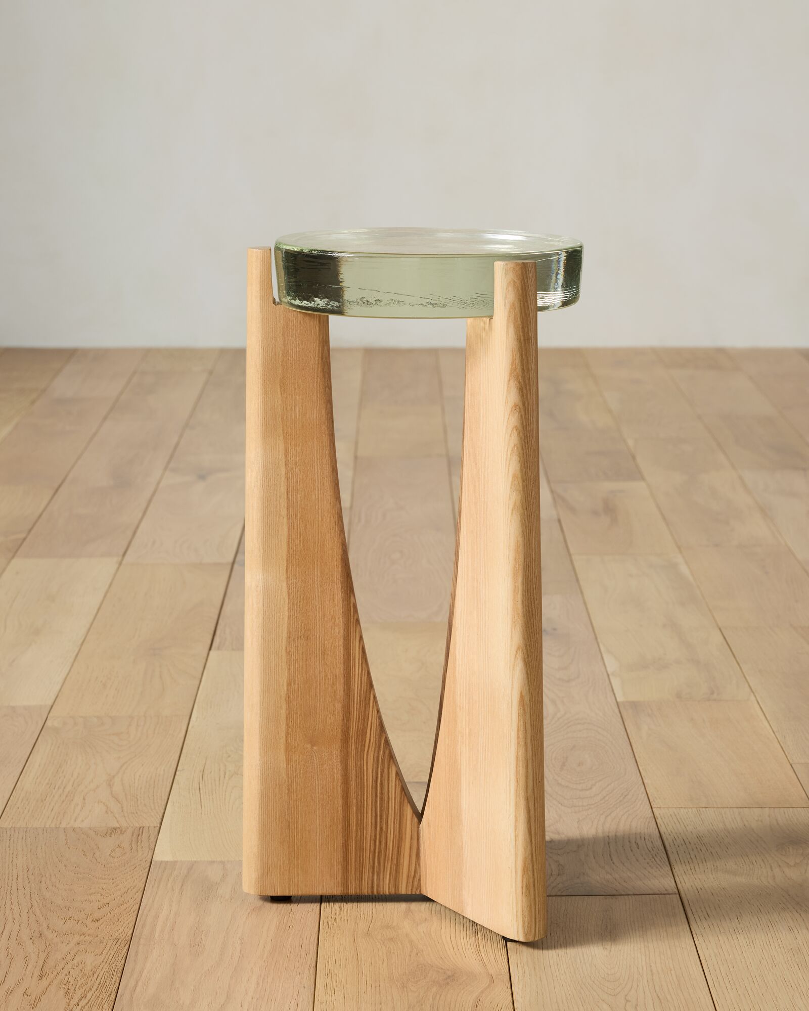 KANAMEdesigns　Horizontal Table　ウォルナット cm3916gy-t-60.jpg