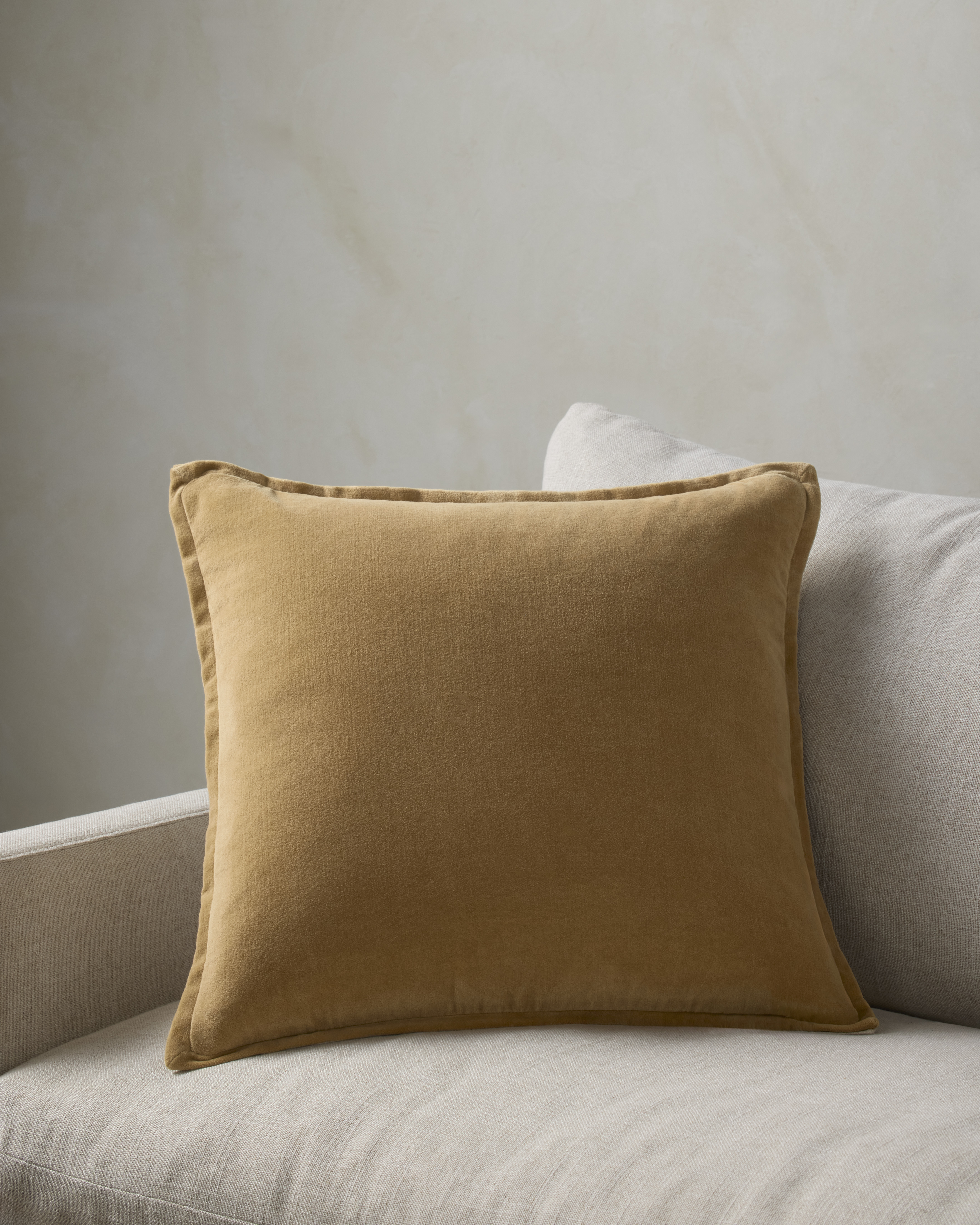 IO クッション vallad Winifred Pillow | Joon Loloi