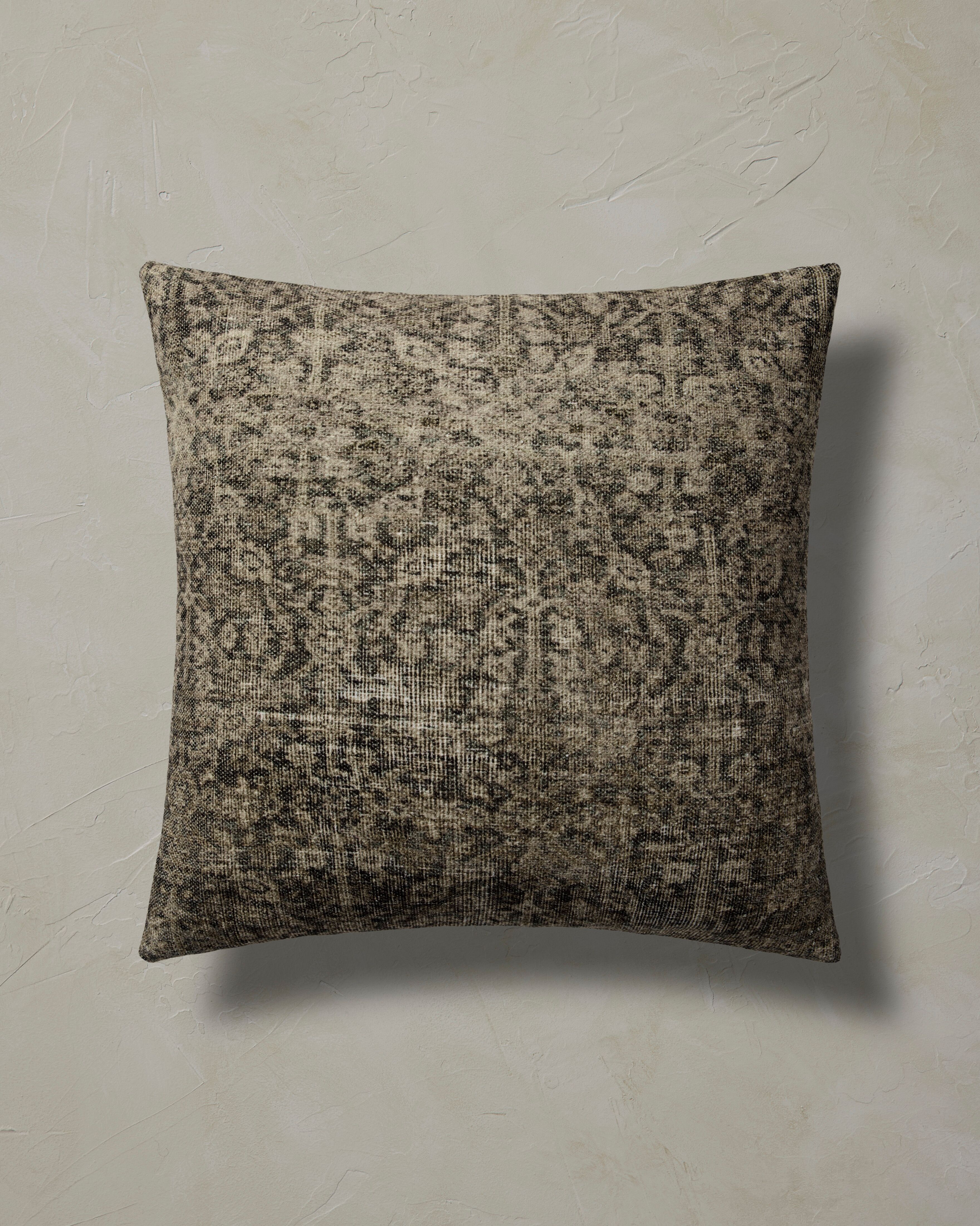 the pillows 会報　vol.77〜79 Velvet Throw Pillow ZH103, Grey 20x20 | Mina Victory